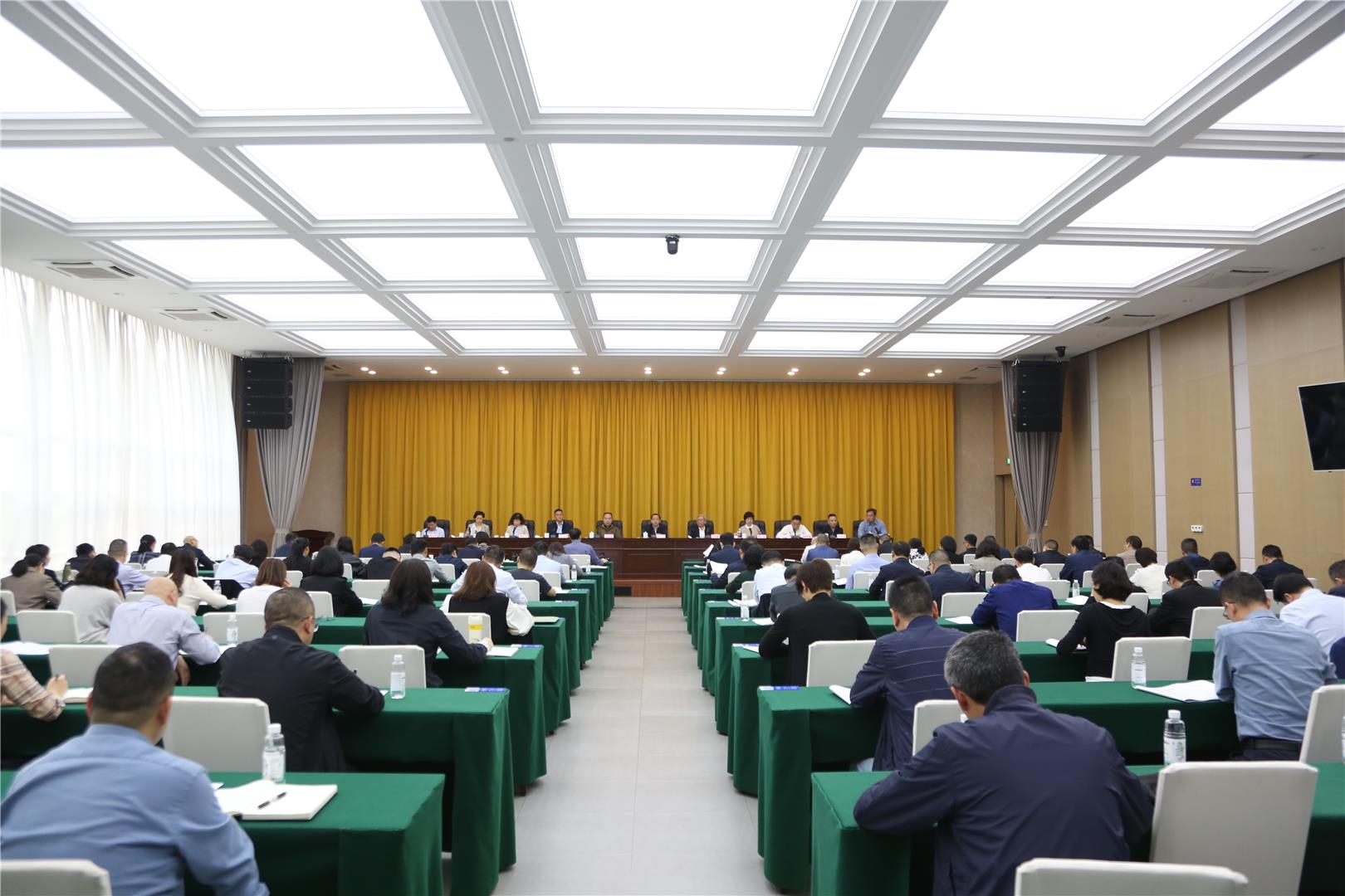 巴南区2026年党建群团工作会议召开